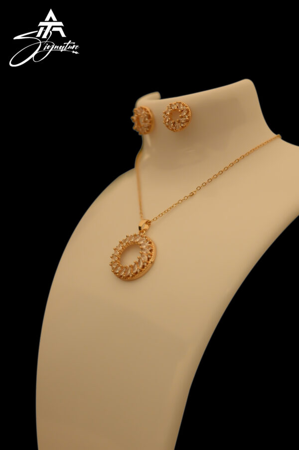 Golden Wreath Crystal Pendant Set - Image 2